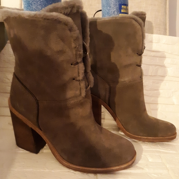 UGG Boots - Picture 3 of 7